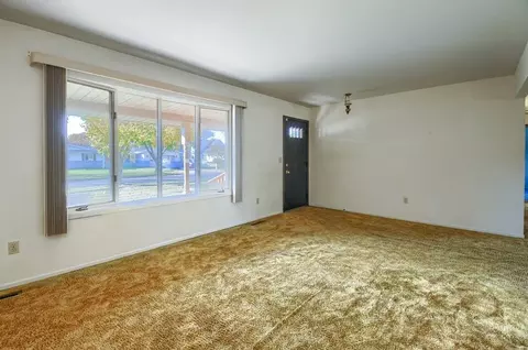 612 Cherrywood, Flushing, MI 48433 photo 6