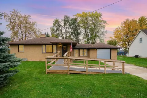 1945 W Youngs Ditch, Bay City, MI 48708