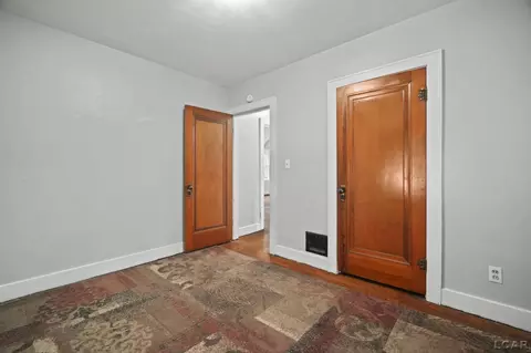 358 Budlong, Adrian, MI 49221 photo 12