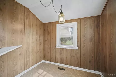 358 Budlong, Adrian, MI 49221 photo 16