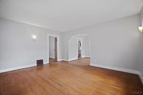 358 Budlong, Adrian, MI 49221 photo 5