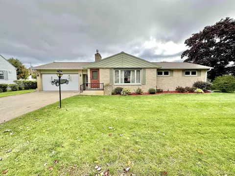 423 S 19th, Escanaba, MI 49829