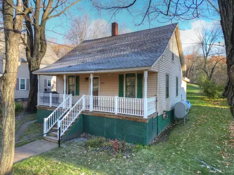 312 Rolling Ml, Negaunee, MI 49866