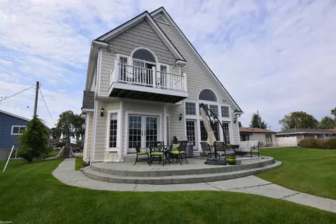 50790 Rose, New Baltimore, MI 48047