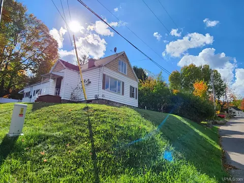 104 Hill, Niagara C-wi, WI 54151