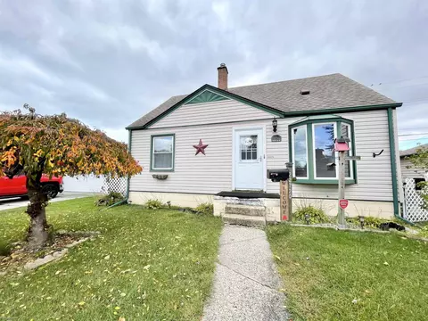 22720 Pleasant, Saint Clair Shores, MI 48080