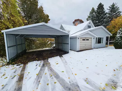 710 W Calverley, Houghton, MI 49931