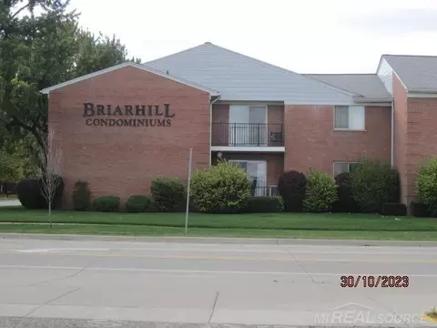 19585 Masonic, Roseville, MI 48066