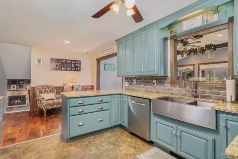 655 W Parish, Kawkawlin, MI 48631 photo 4