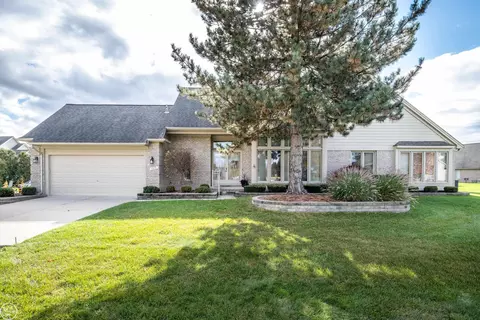 42851 Matthew, Sterling Heights, MI 48313