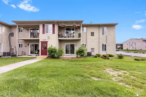 10099 Allen Pointe, Allen Park, MI 48101