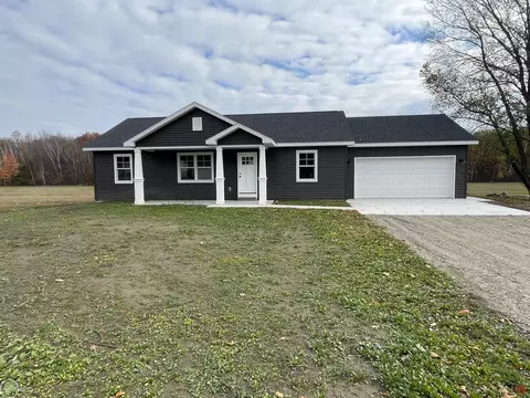 92 N Flower, Croswell, MI 48422