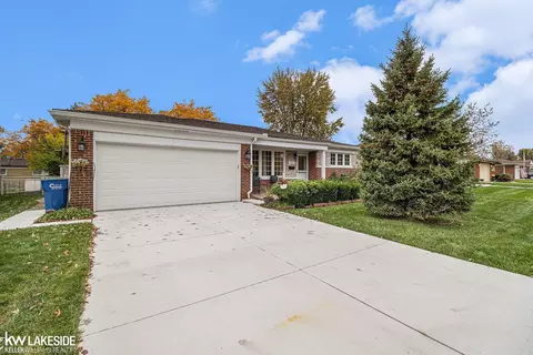 13318 Iowa, Warren, MI 48088