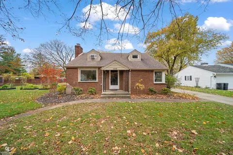 2445 Sharon Ln, Port Huron, MI 48060