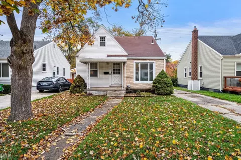2924 Crooks, Royal Oak, MI 48073