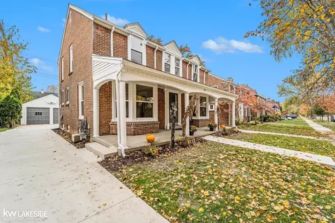 361 Mckinley, Grosse Pointe Farms, MI 48236 photo 2
