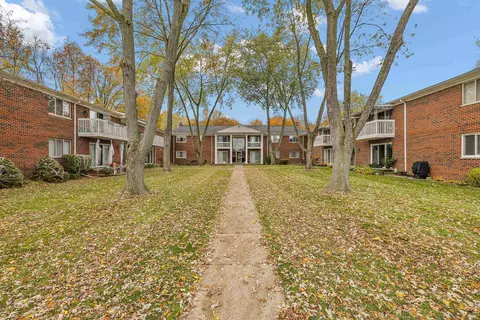 42436 Sheldon UNIT 207;  31, Clinton Township, MI 48038