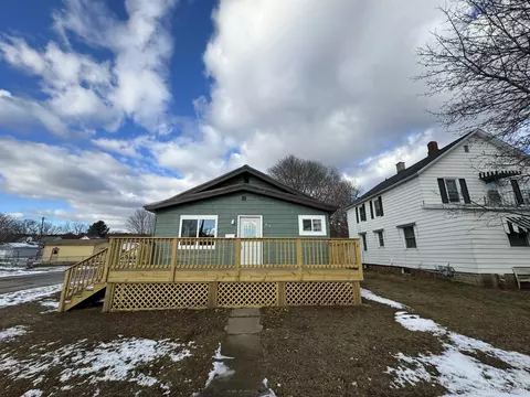 912 W A, Iron Mountain, MI 49801