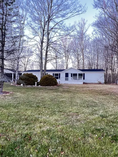4952 Howard Rd, Kimball, MI 48074