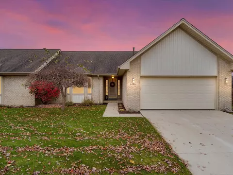34916 Pheasant Rdg, Richmond, MI 48062