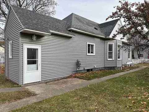 212 S 16th, Escanaba, MI 49829