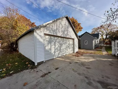 212 S 16th, Escanaba, MI 49829 photo 21