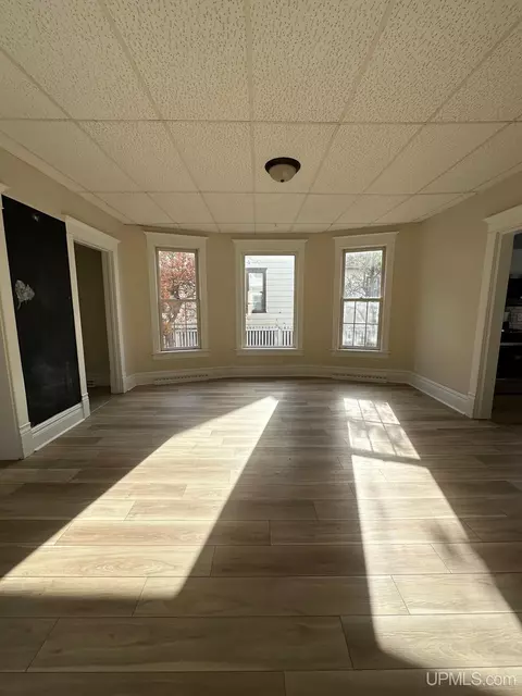 212 S 16th, Escanaba, MI 49829 photo 22