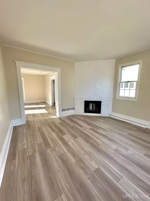 212 S 16th, Escanaba, MI 49829 photo 5