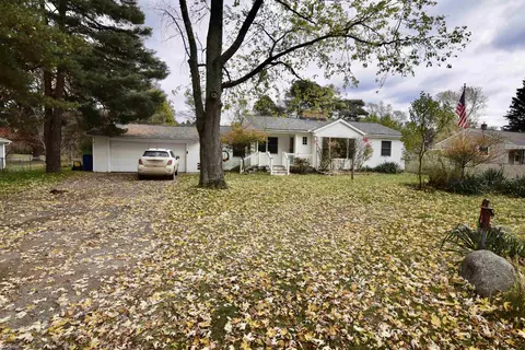 867 Sebek, Oxford, MI 48371