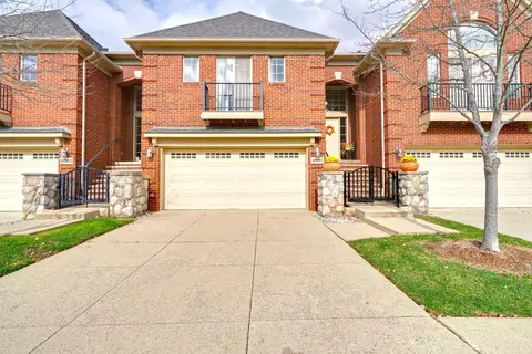16997 Newbury, Macomb, MI 48044