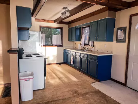 976 Hillcrest, Harrison, MI 48625 photo 5