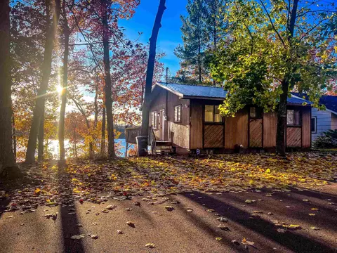 976 Hillcrest, Harrison, MI 48625