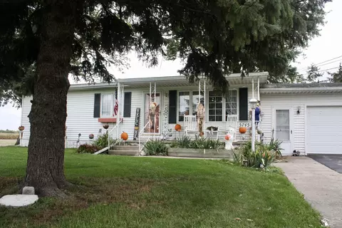 5745 S Otter Crk, La Salle, MI 48145