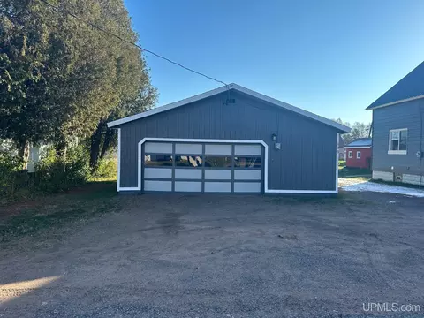 135 Silver, Ishpeming, MI 49849 photo 2