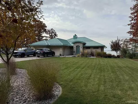 8259 Garth Point 2525, Rapid River, MI 49878