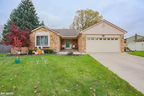 44585 Rivergate, Clinton Township, MI 48038