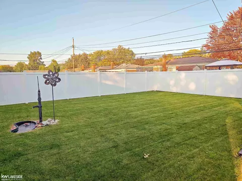 31474 Tecla, Warren, MI 48088 photo 20