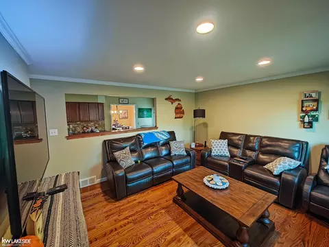 31474 Tecla, Warren, MI 48088 photo 2