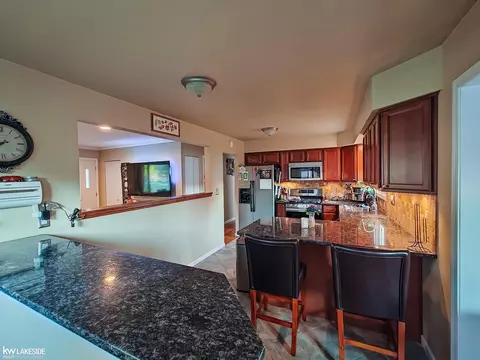 31474 Tecla, Warren, MI 48088 photo 6