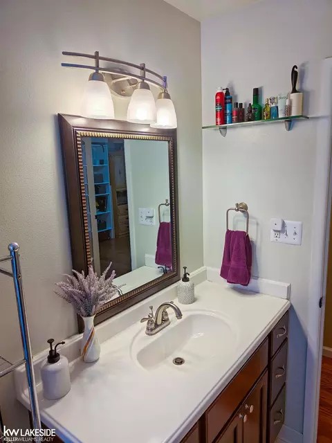 31474 Tecla, Warren, MI 48088 photo 10