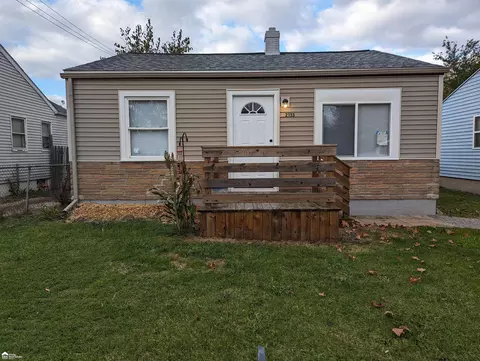 2133 Boatfield, Burton, MI 48529
