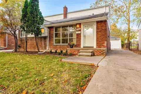 19525 Woodmont, Harper Woods, MI 48225