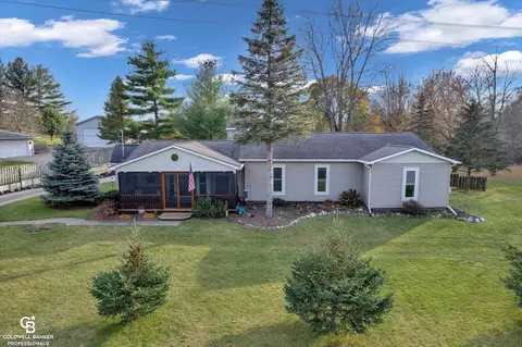 8058 E Carpenter Rd, Davison, MI 48423