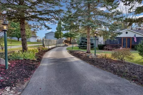 8058 E Carpenter Rd, Davison, MI 48423 photo 2