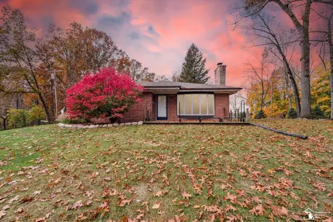 16455 Dixon, Petersburg, MI 49270