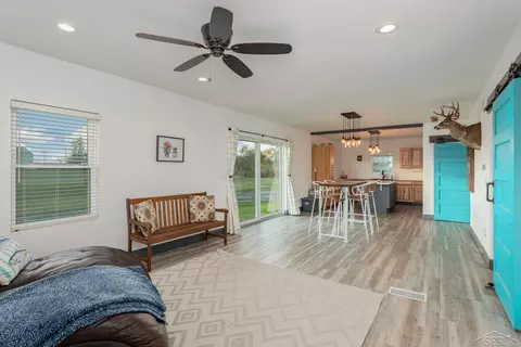 2015 E Parish Rd, Kawkawlin, MI 48631 photo 12