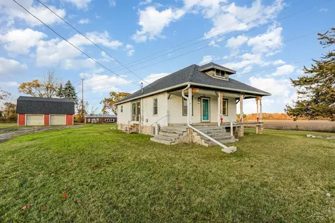 2015 E Parish Rd, Kawkawlin, MI 48631 photo 3