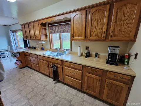1428 High, Munising, MI 49862 photo 2