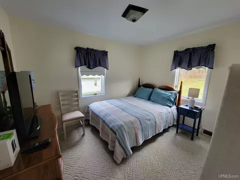 1428 High, Munising, MI 49862 photo 11