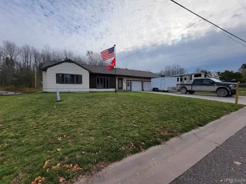 1428 High, Munising, MI 49862